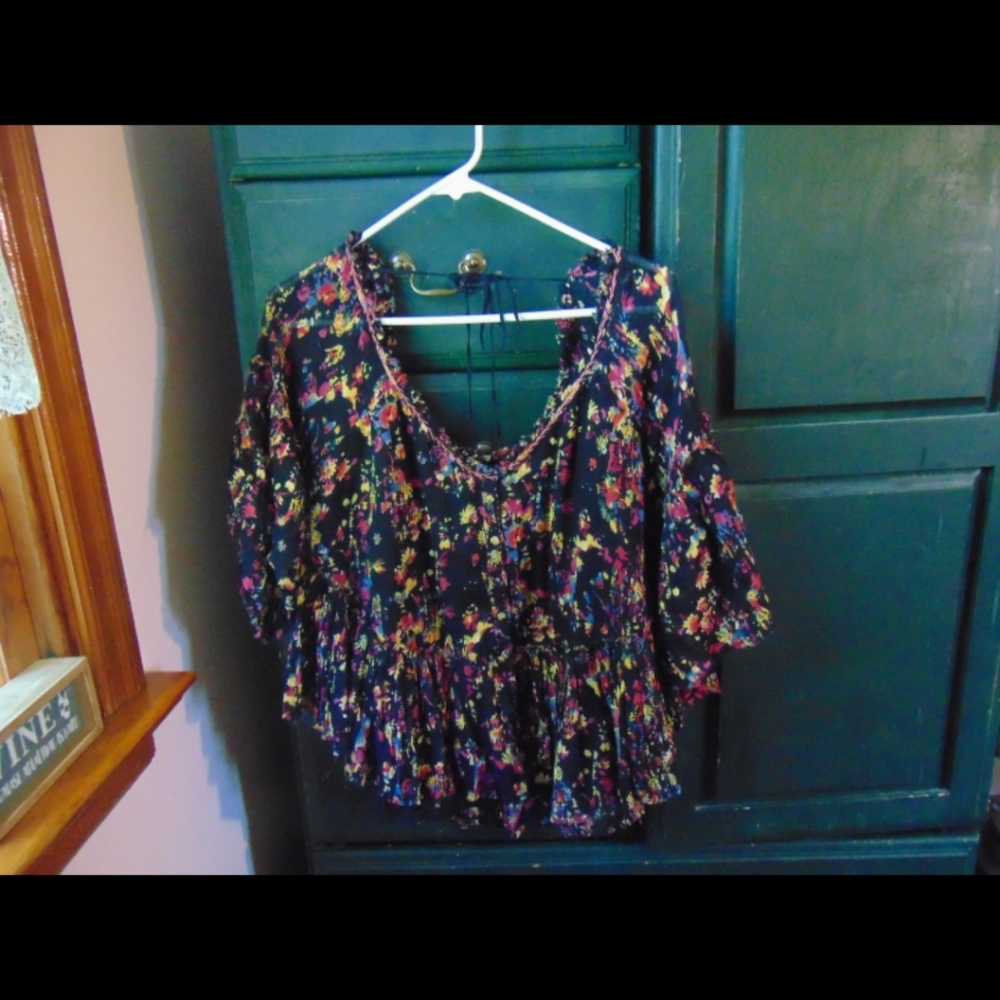 EUC. FREE PEOPLE- Abstract Peasant Top Size Med. - Picture 6 of 12